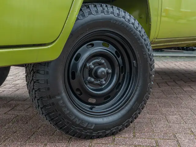 Volkswagen T2 view 13
