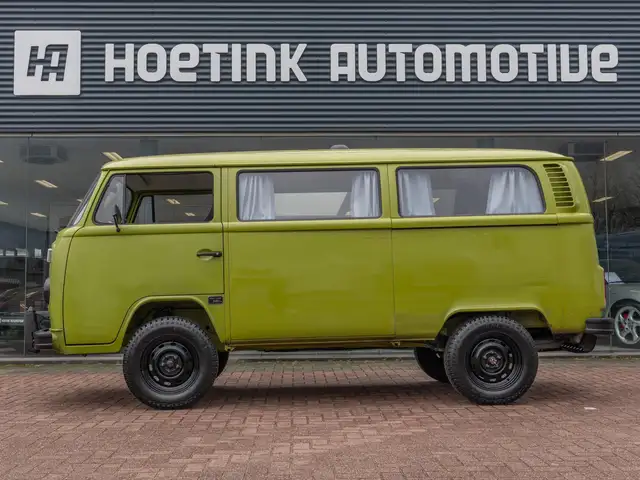 Volkswagen T2 view 8