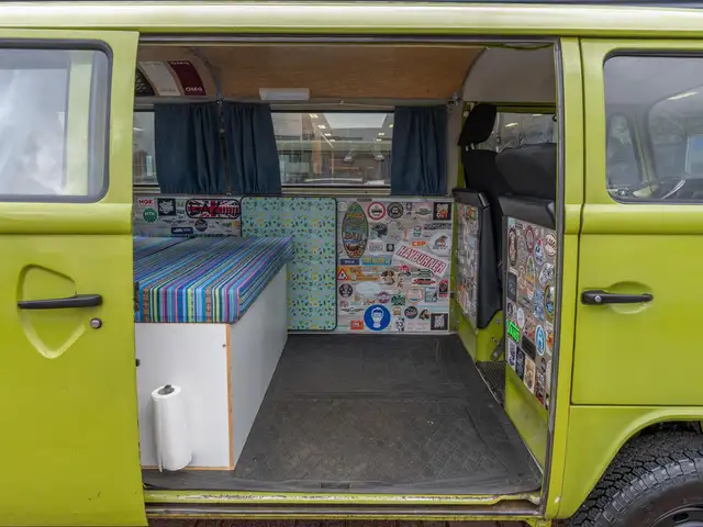Volkswagen T2 view 23