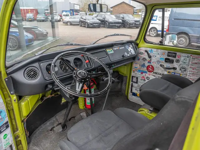 Volkswagen T2 view 12