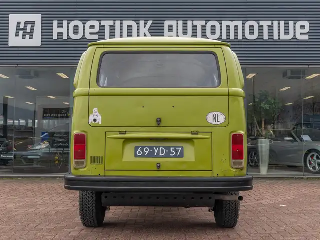 Volkswagen T2 view 10