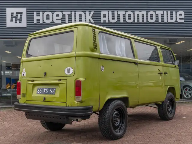 Volkswagen T2 view 2