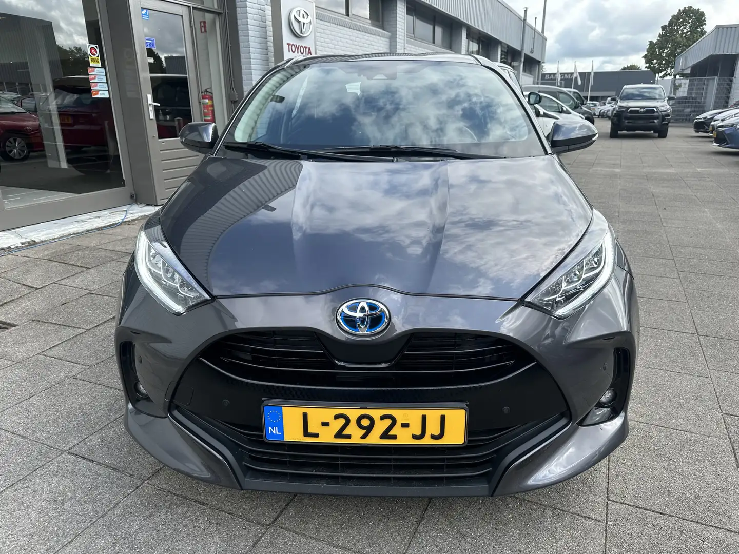 Toyota Yaris 1.5 Hybrid Dynamic Automaat 116pk | Apple Carplay/ Gris - 2