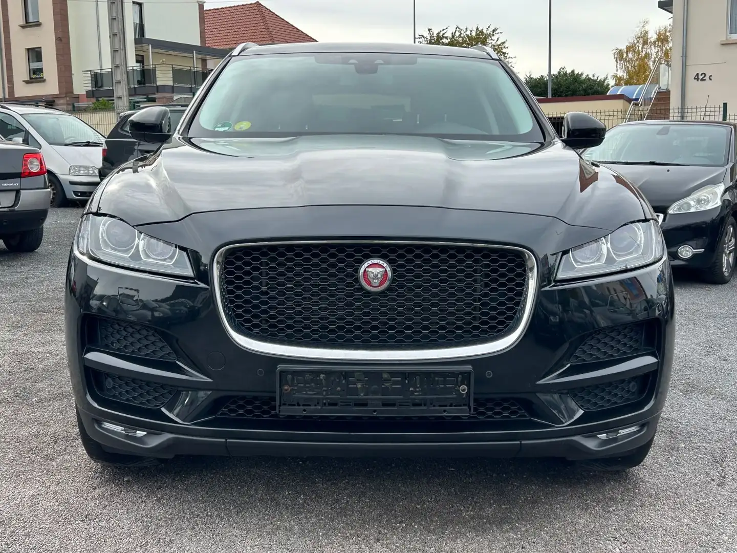 Jaguar F-Pace F-PACE Prestige AWD KAMERA + AHK + LEDER Schwarz - 2
