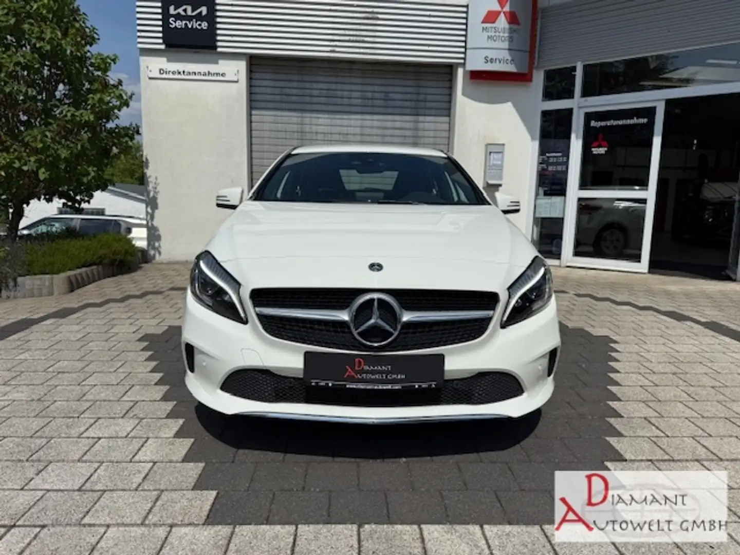 Mercedes-Benz A 180 -Klasse BlueEfficiency  **NAV**RFK**AHK ** Белый - 2