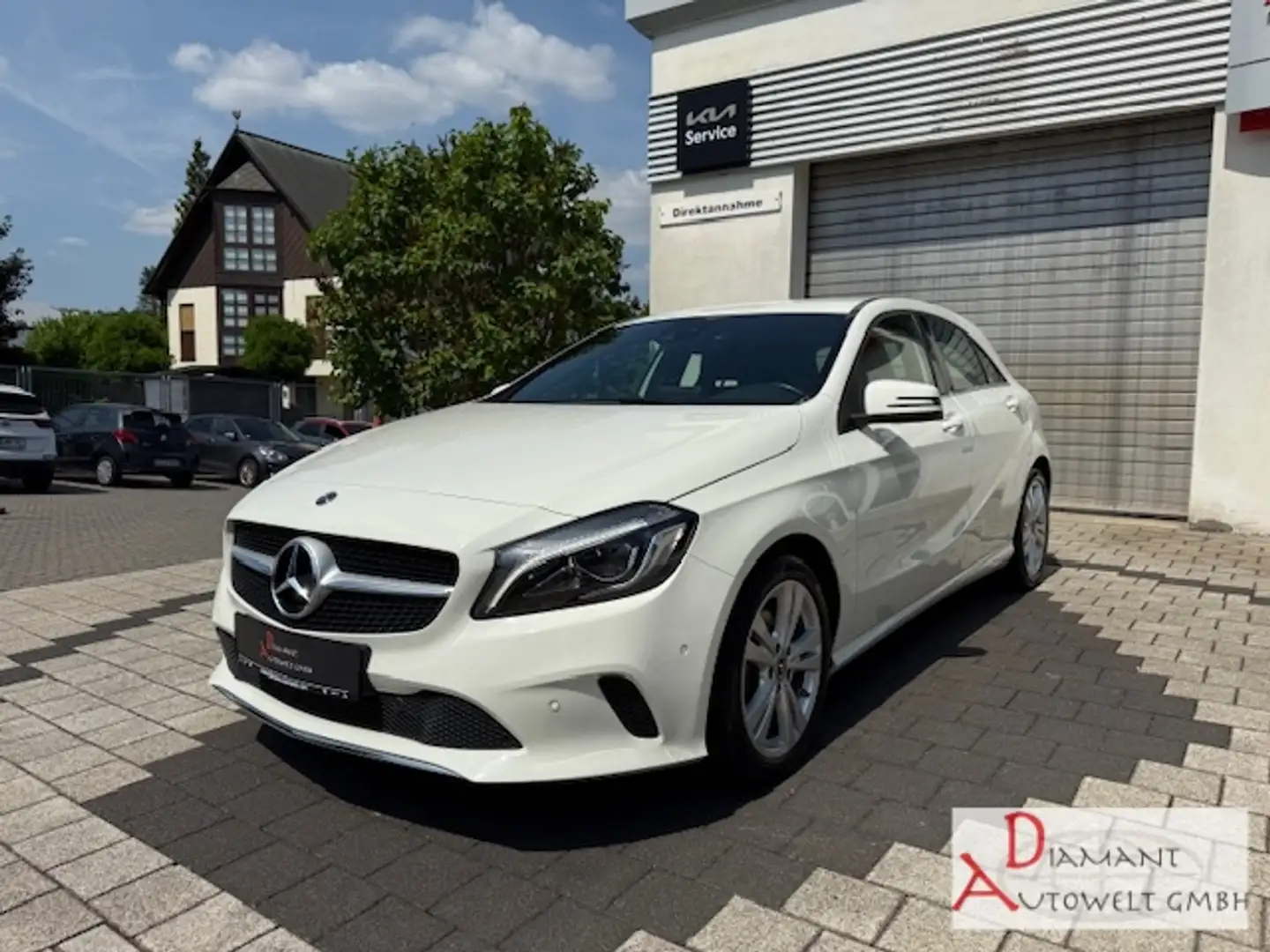 Mercedes-Benz A 180 -Klasse BlueEfficiency  **NAV**RFK**AHK ** Белый - 1