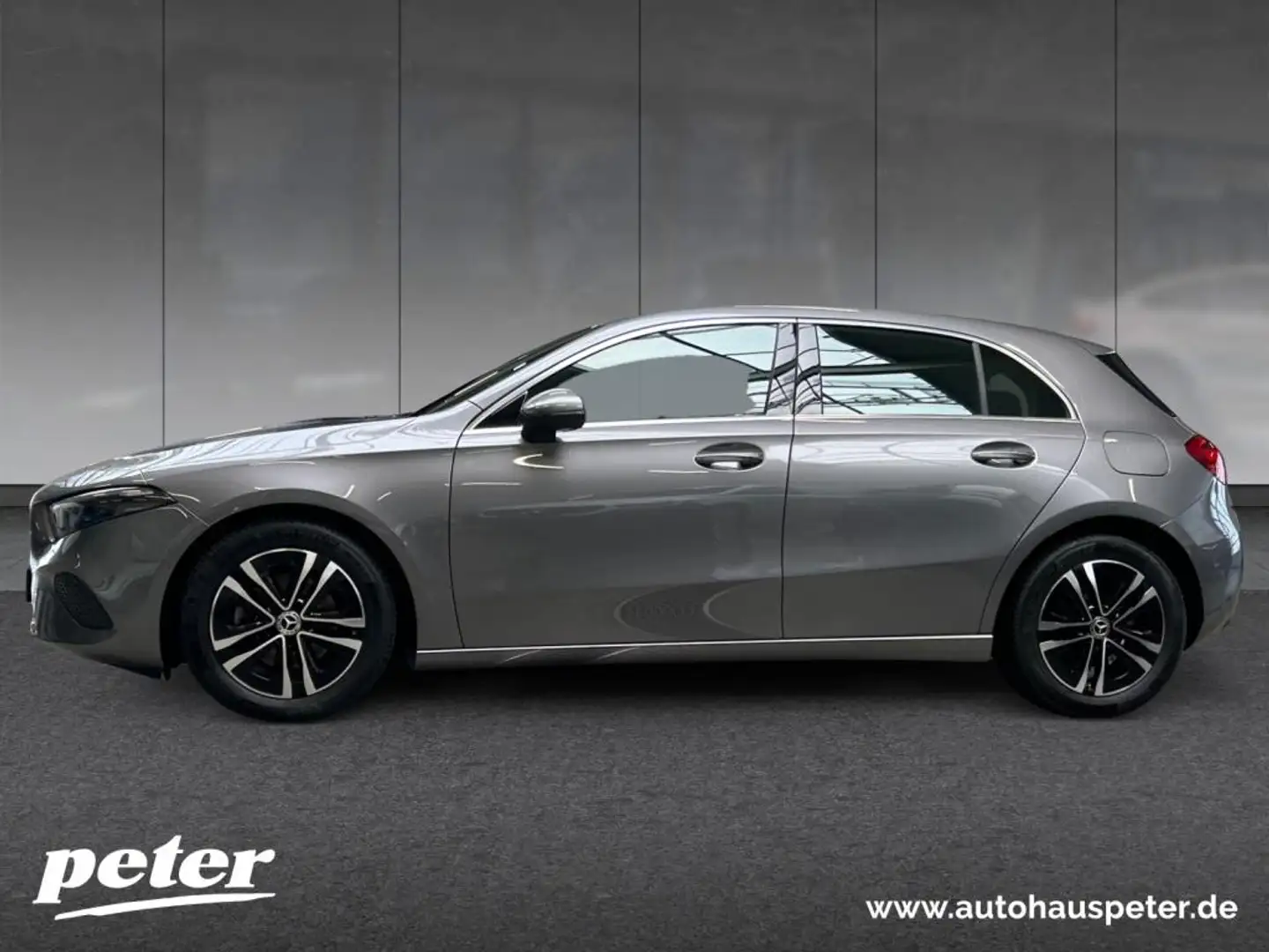 Mercedes-Benz A 180 d Kompaktlimousine Progressive Advanced Grau - 2