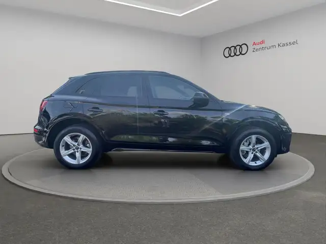 Audi Q5 view 8