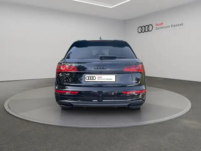 Audi Q5 view 6