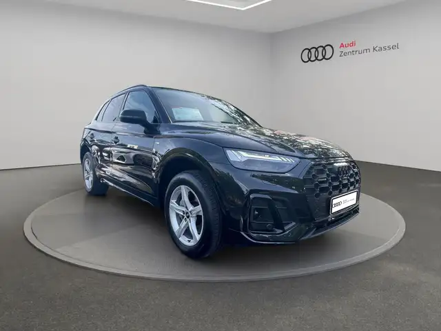 Audi Q5 view 9