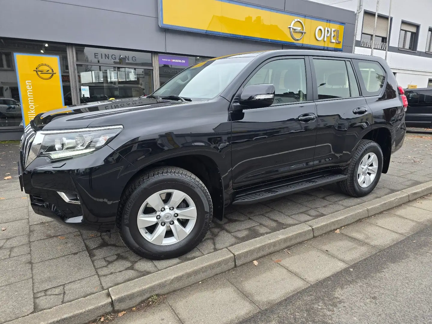 Toyota Land Cruiser 2.8 D-4D Automatik - 1