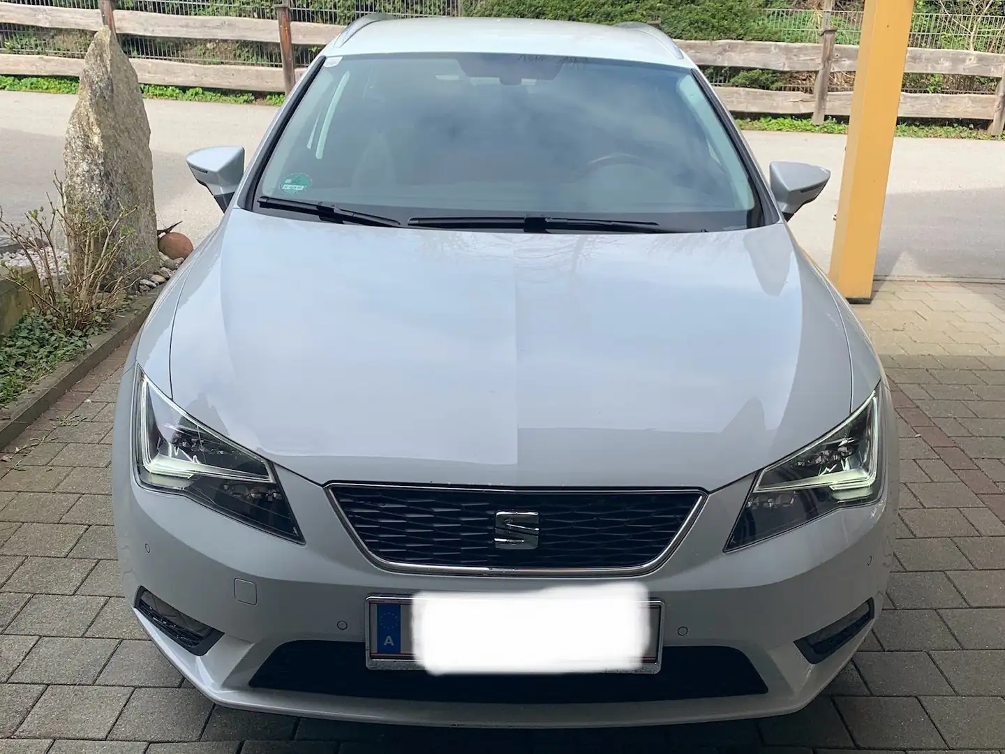 SEAT Leon Leon ST Executive 1,2 TSI Start-Stopp Executive Weiß - 1