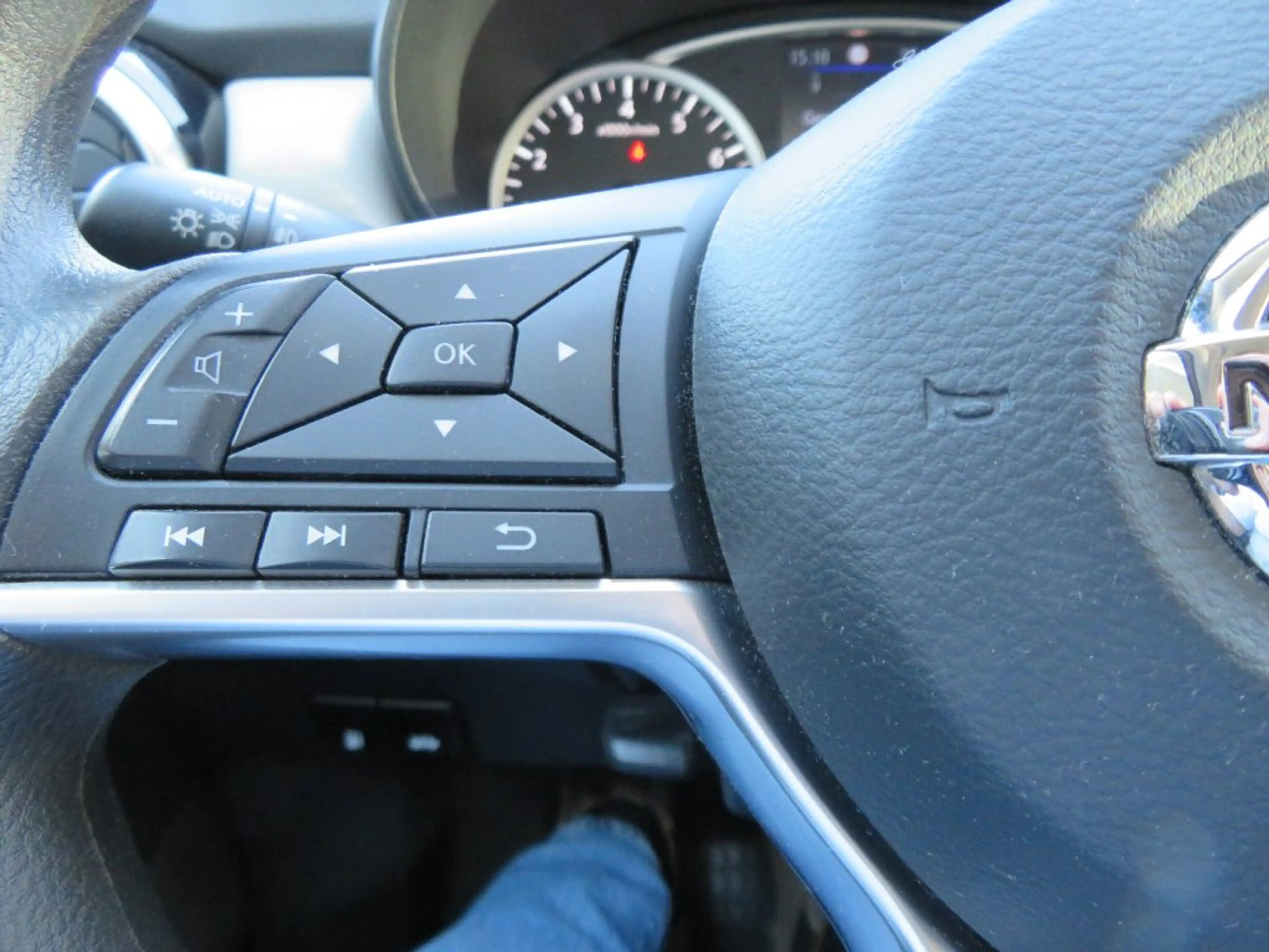 Nissan Micra IG-T N-Way — photo 10