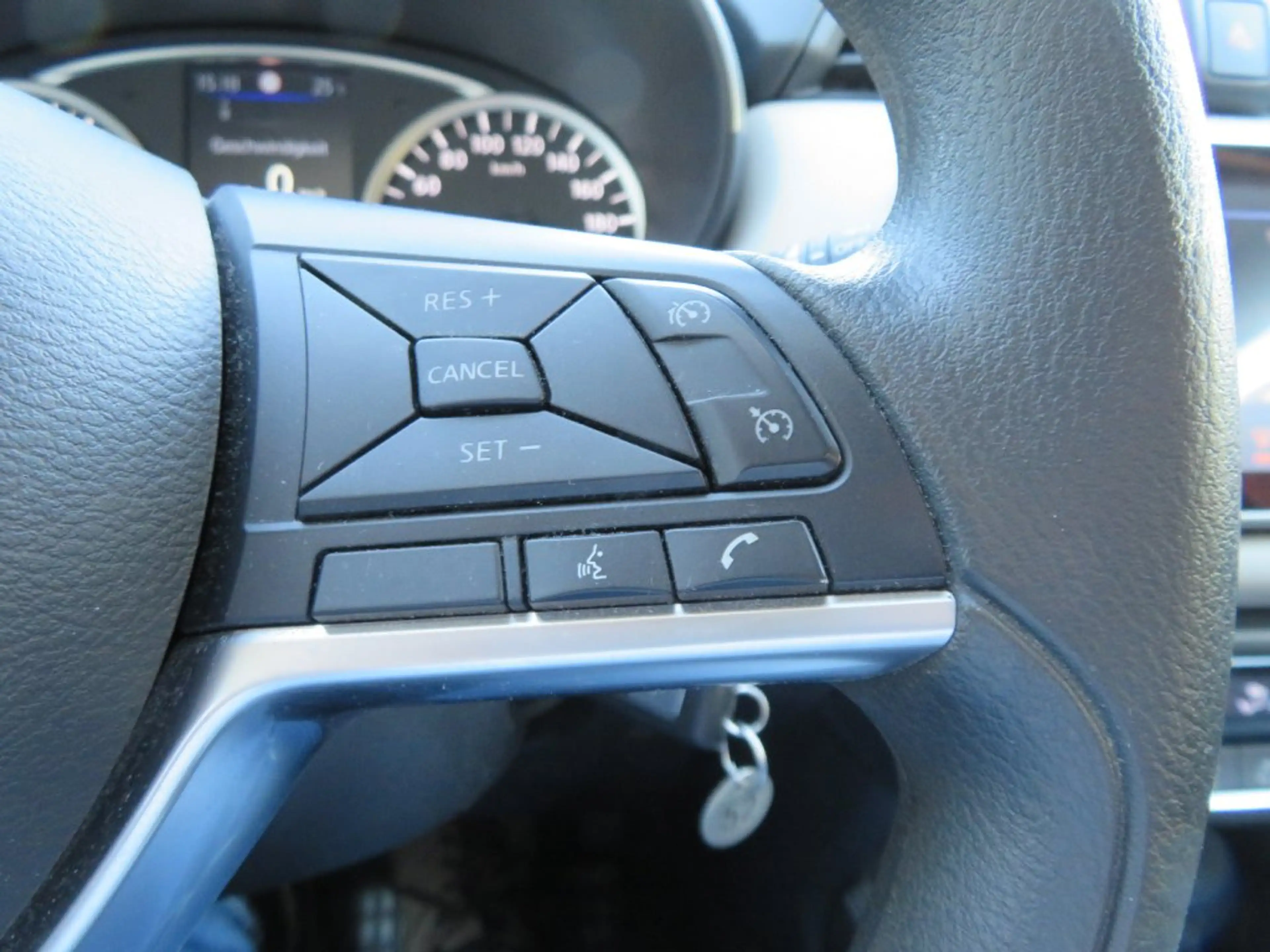 Nissan Micra IG-T N-Way — photo 11