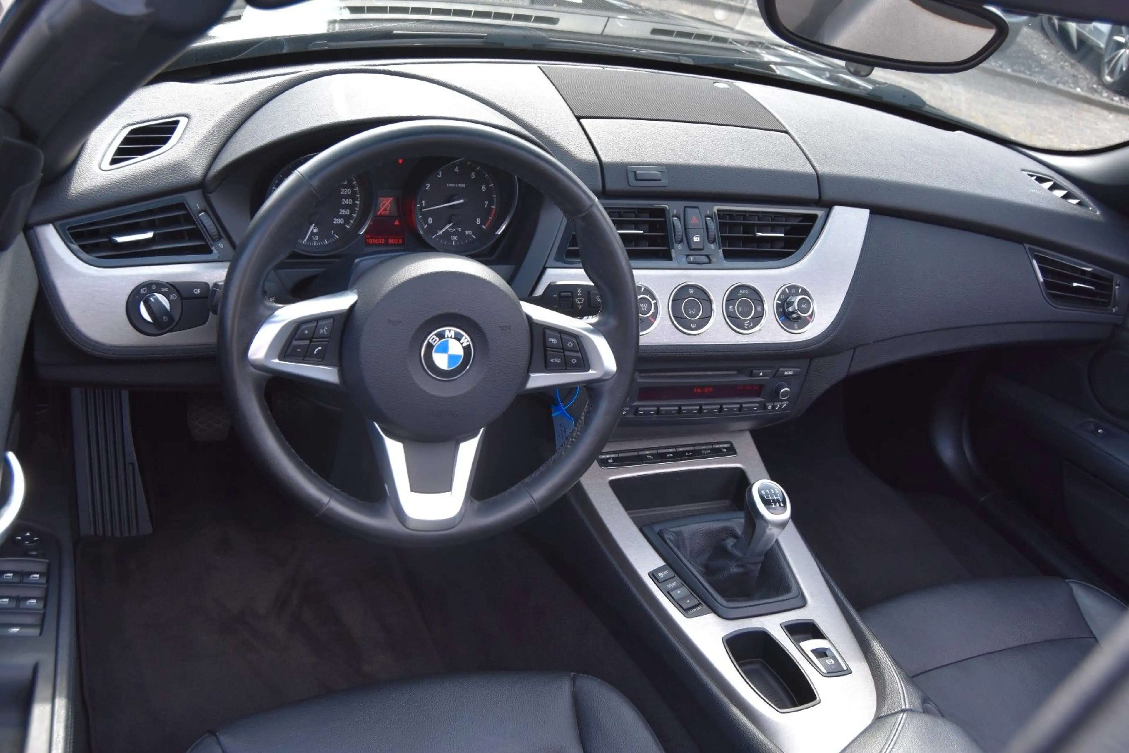 BMW Z4 Roadster sdrive 18 i XENON/LEDER/BLT/18" — photo 12