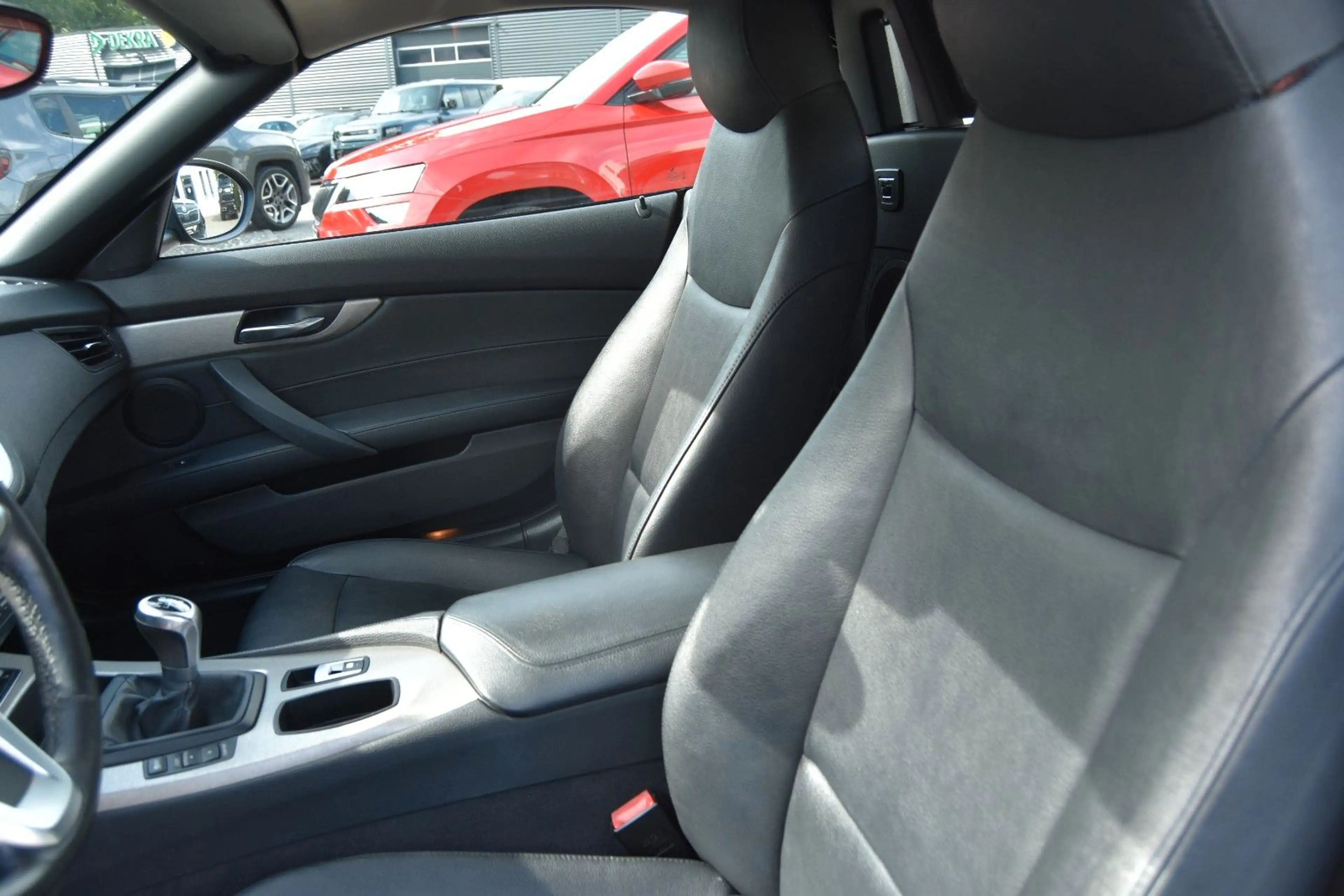 BMW Z4 Roadster sdrive 18 i XENON/LEDER/BLT/18" — photo 13