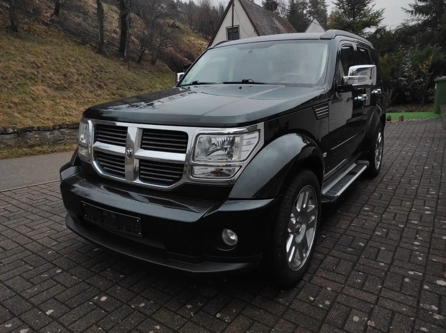 Dodge Nitro SXT Negro - 2