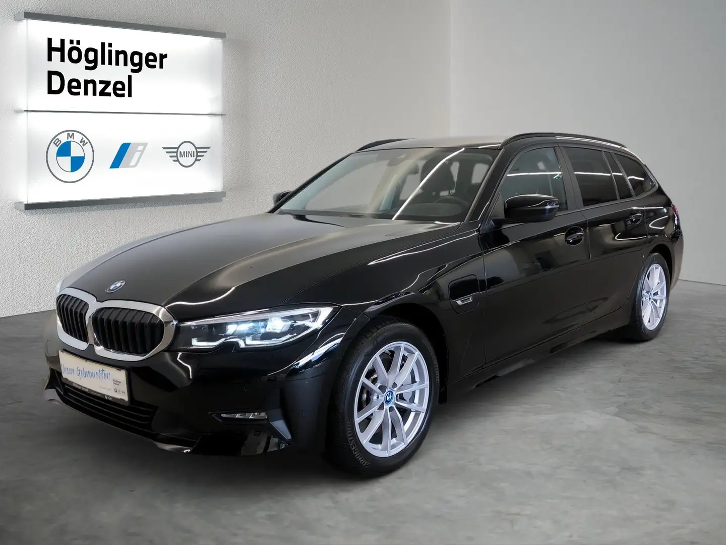 BMW 330 330e xDrive Schwarz - 2