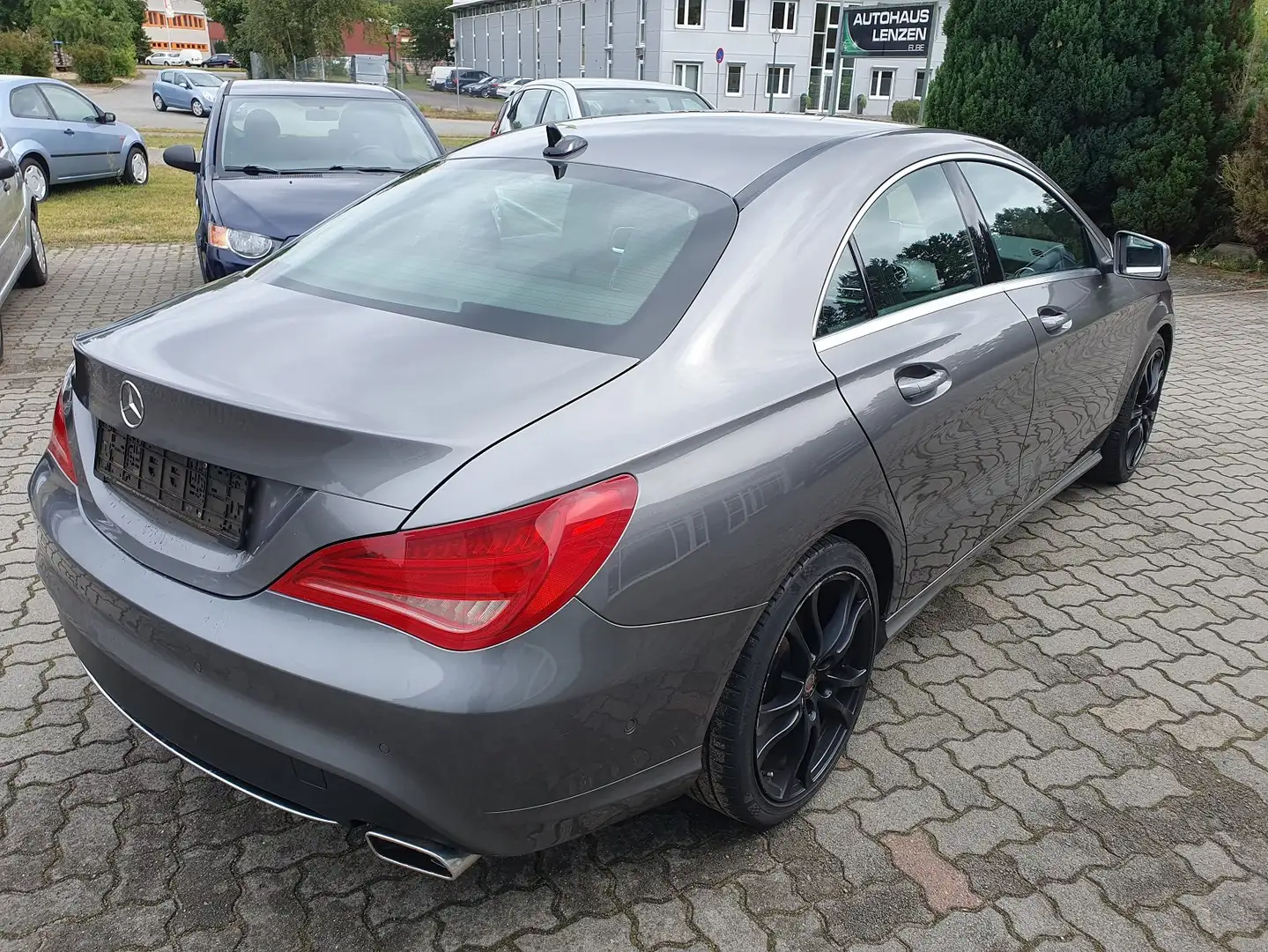 Mercedes-Benz CLA 180 CLA 180 Coupé / CLA 180  Edition Coupé Grau - 2