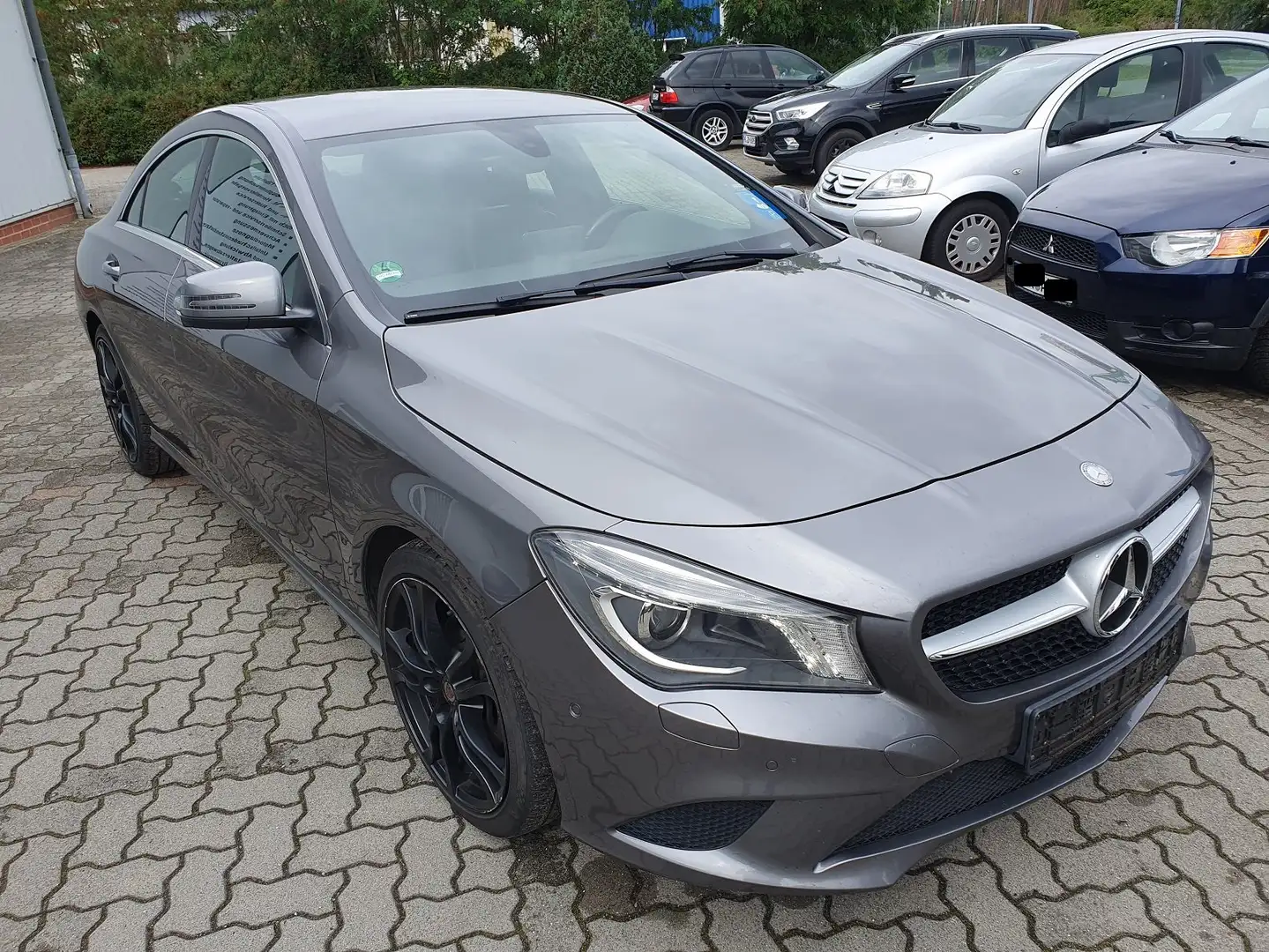 Mercedes-Benz CLA 180 CLA 180 Coupé / CLA 180 Edition Coupé Grau - 1