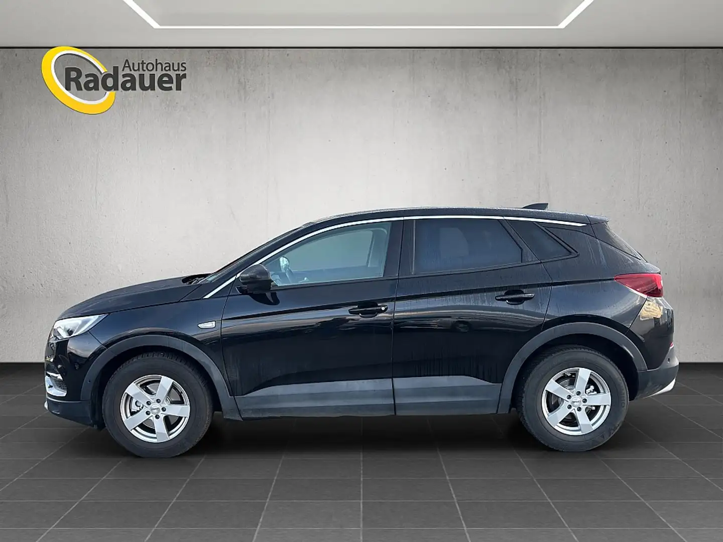 Opel Grandland X 1,2 Turbo Direct Injection Innovation Start/Stop Schwarz - 2