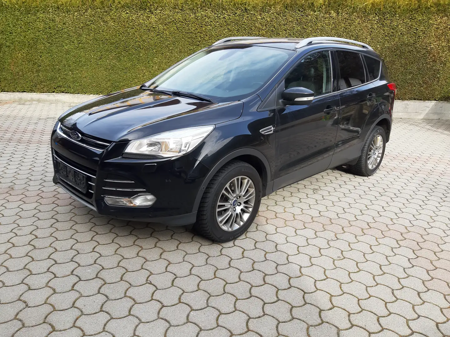 Ford Kuga Titanium   2,0 Diesel 4x4 Negro - 1