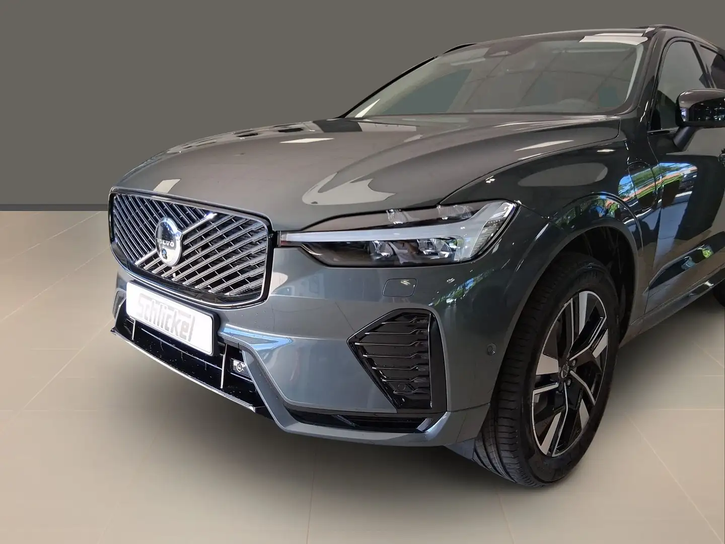 Volvo XC60 T6 AWD Plug-in Hybrid Plus Dark 360°Kamera ACC Grün - 2