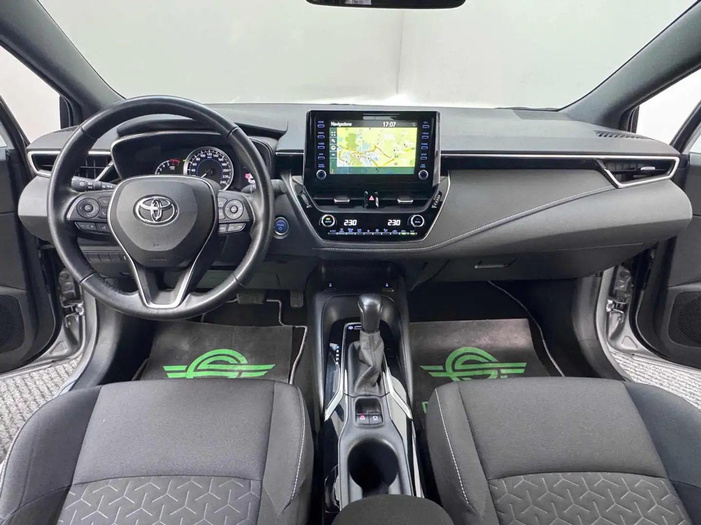 Toyota Corolla 1.8 Hybrid Business CARPLAY|LED|ACC|NAVI Zilver - 2