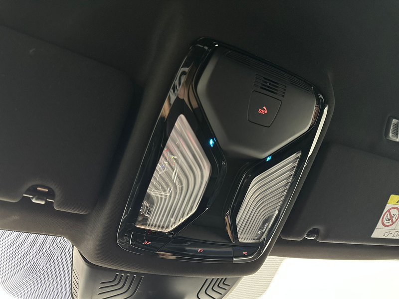 BMW 530 5-serie Touring 530e High Executive M-Sport — photo 12