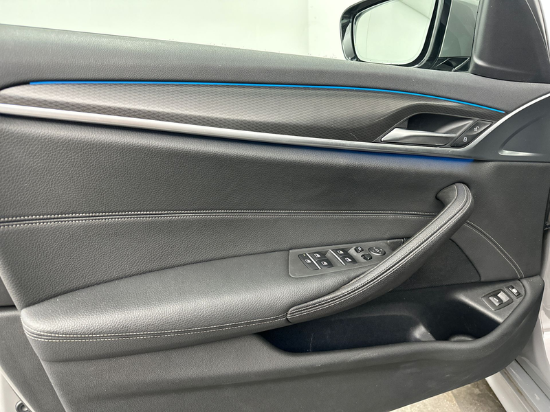 BMW 530 5-serie Touring 530e High Executive M-Sport — photo 11
