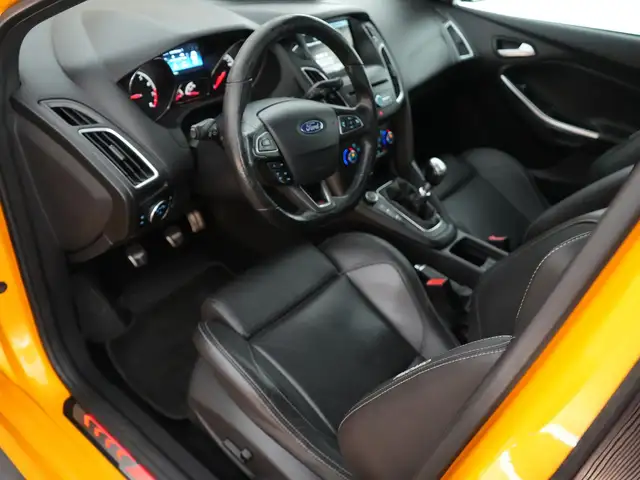 Ford Focus view 8