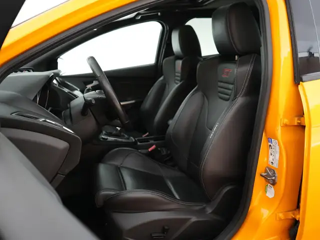 Ford Focus view 10