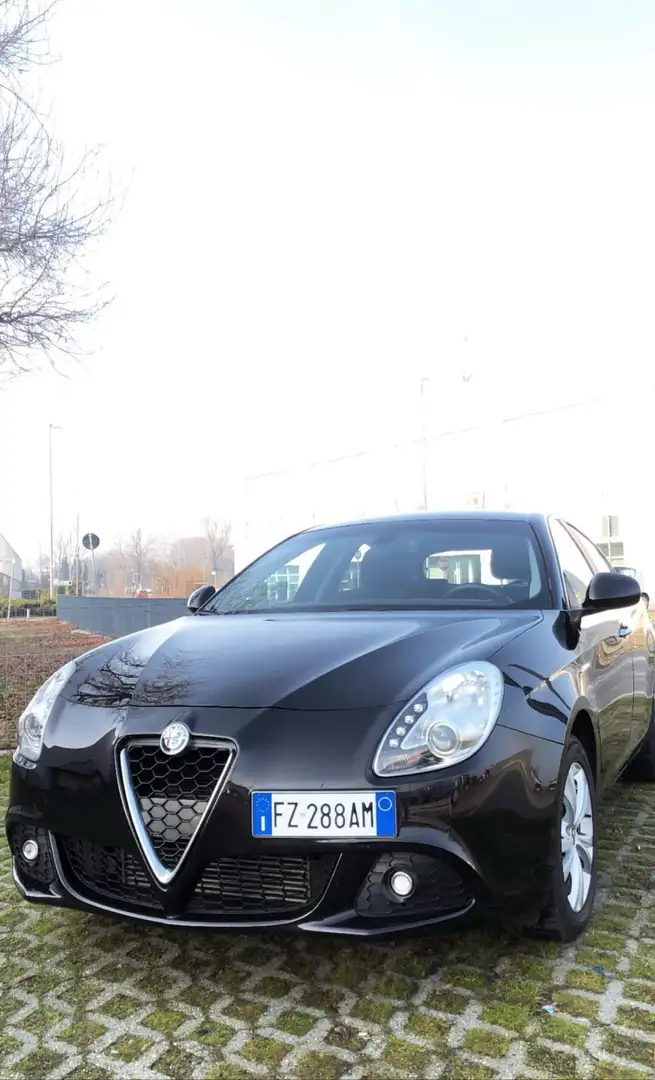 Alfa Romeo Giulietta 1.6 jtdm(2) Distinctive Black - 2