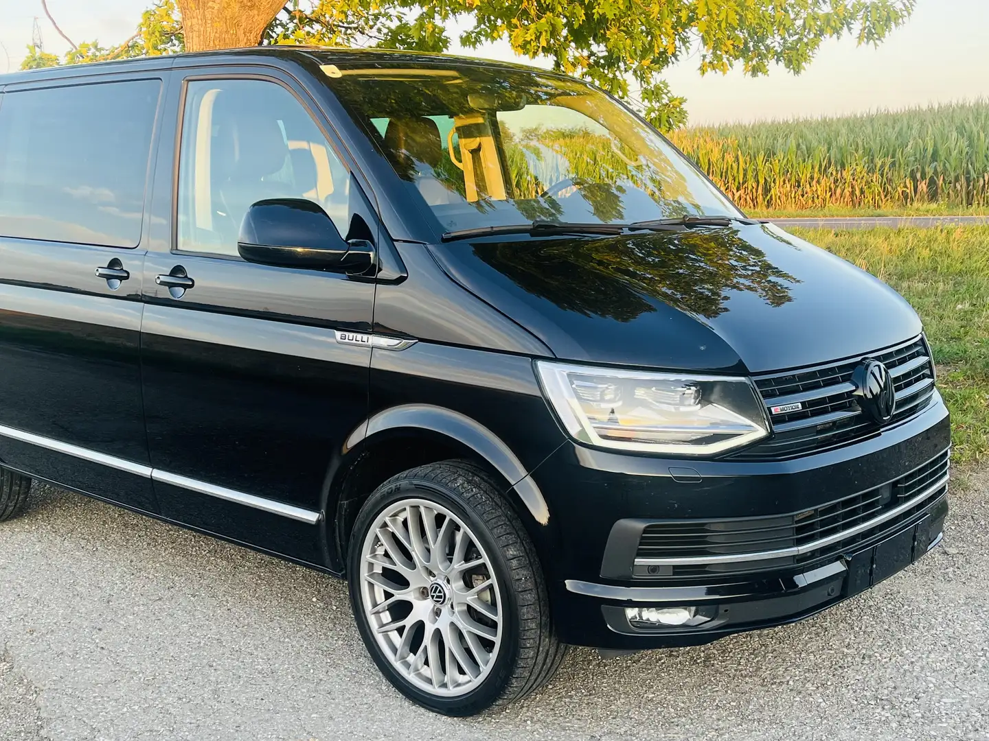 Volkswagen T6 Multivan Highline 2,0 TDI 4Motion BMT DSG Schwarz - 1