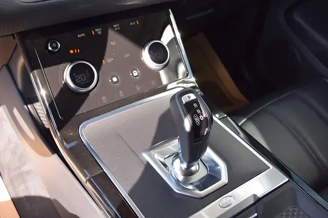 Land Rover Range Rover Evoque view 10