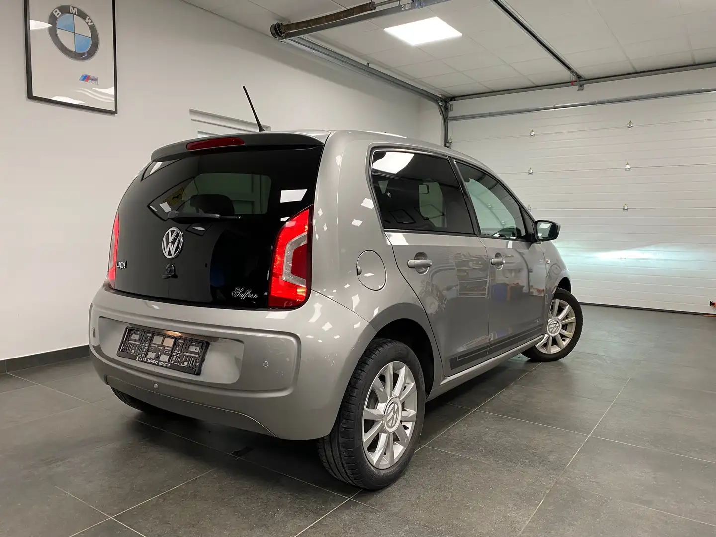 Volkswagen up! 1.0i CLUB 1erMAIN / FULL/ TOIT OUVRANT/ NAVI/ NEUF Argent - 2