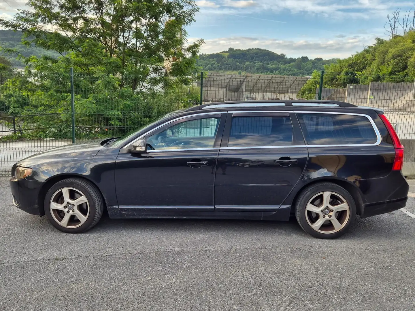 Volvo V70 D5 Momentum - 1