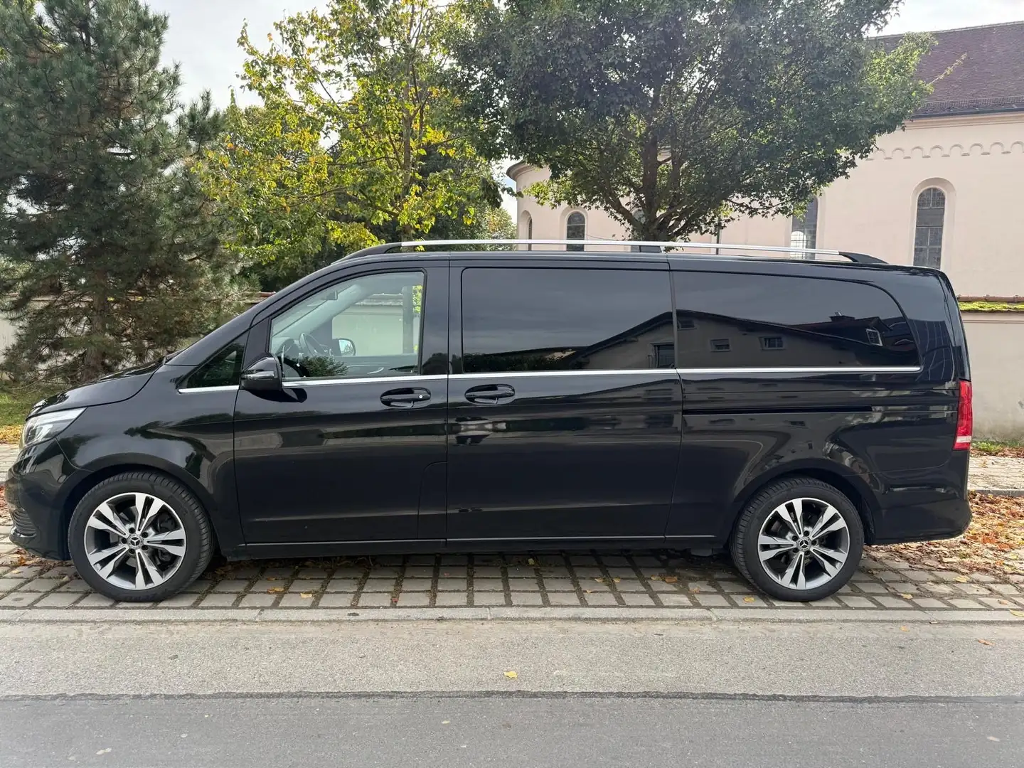 Mercedes-Benz V 220 V -Klasse AVANTG./EDITION Schwarz - 1