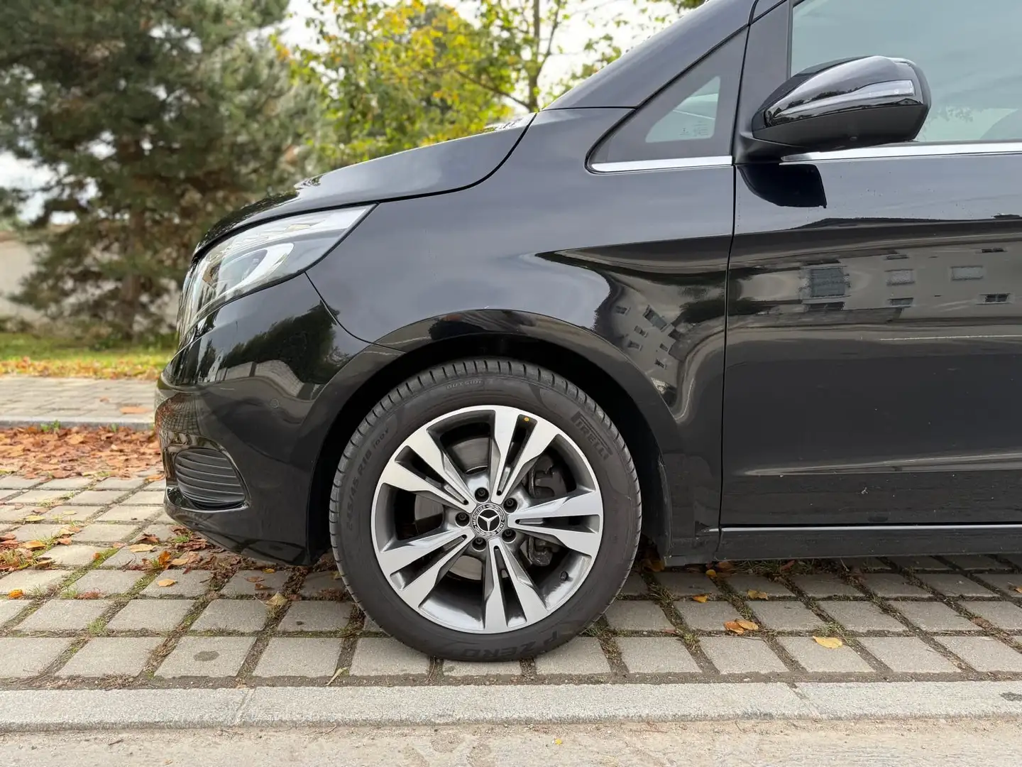 Mercedes-Benz V 220 V -Klasse AVANTG./EDITION Schwarz - 2