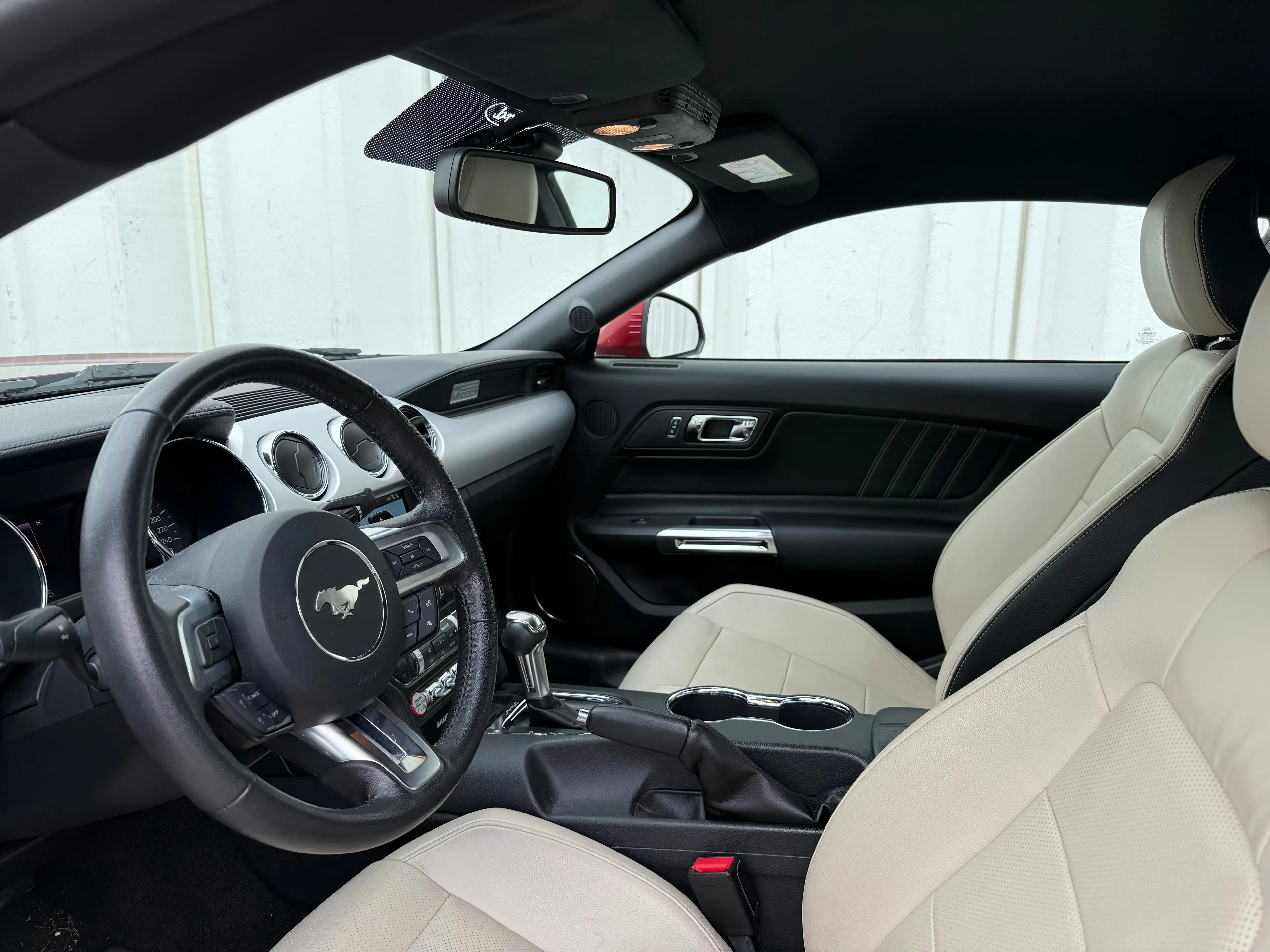 Ford Mustang Mustang 2.3 EcoBoost — photo 14
