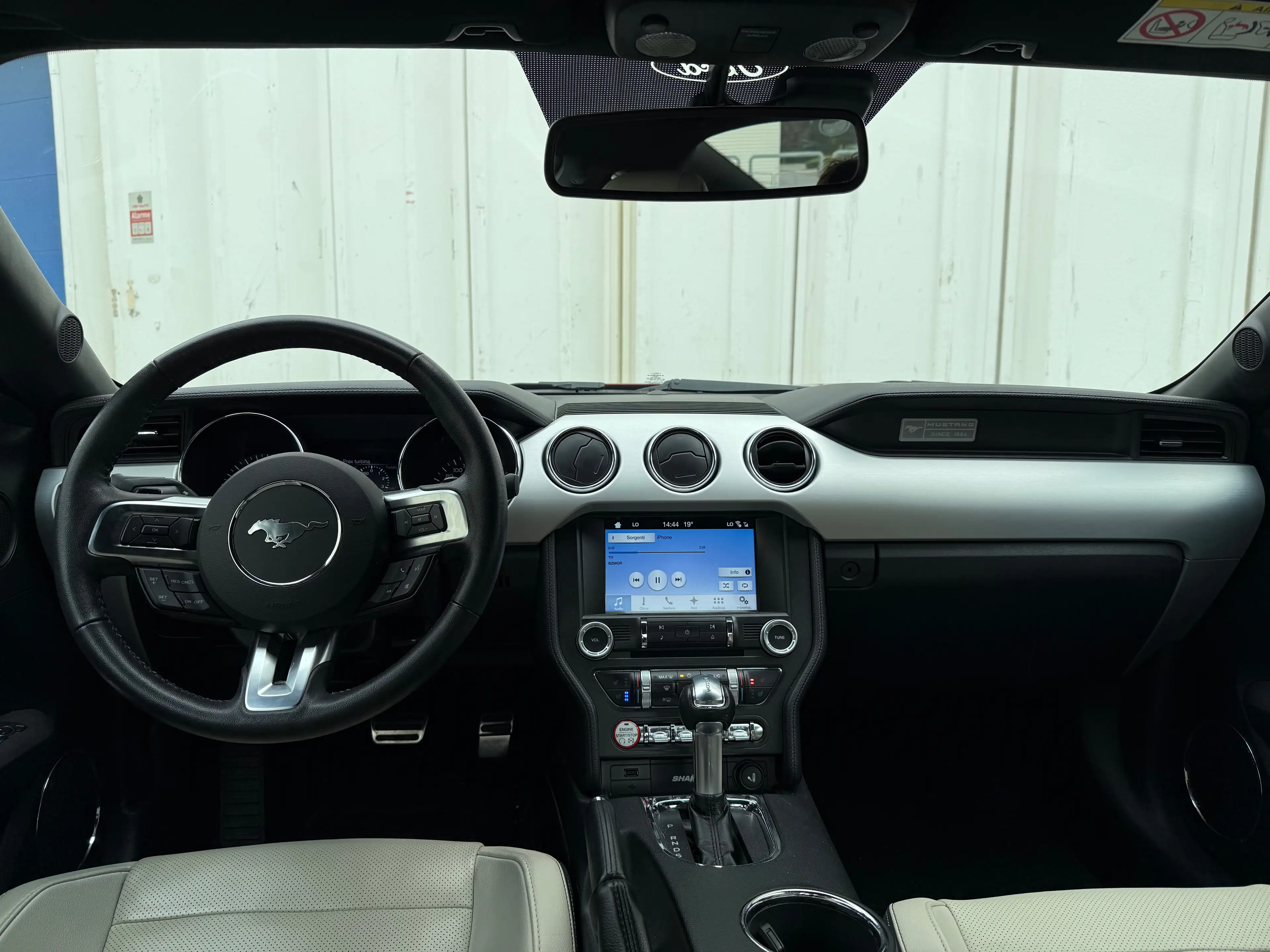 Ford Mustang Mustang 2.3 EcoBoost — photo 12