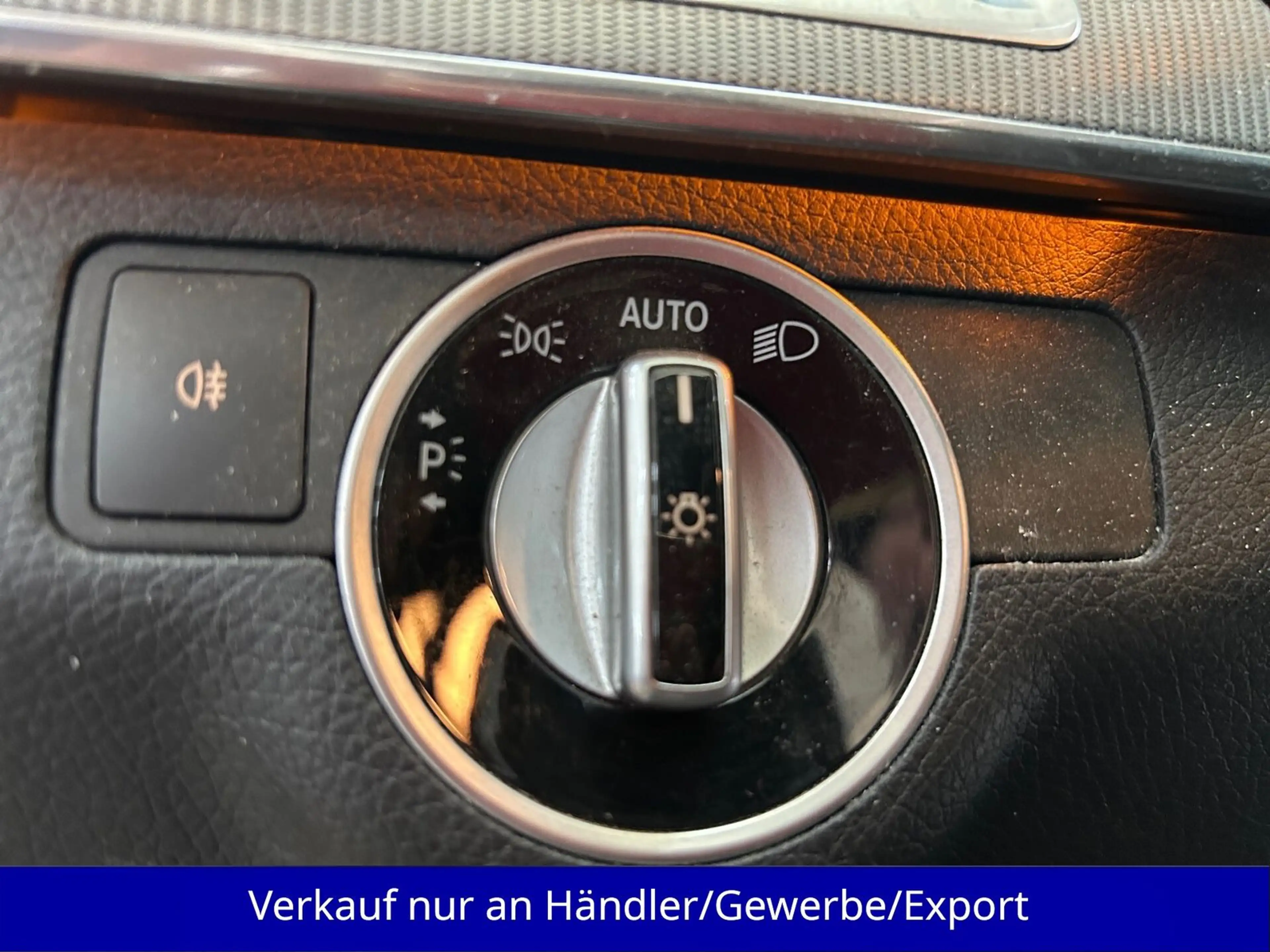 Mercedes-Benz E 200 E200 CGI Automatik LED Leder SHZ Navi PDC — photo 15