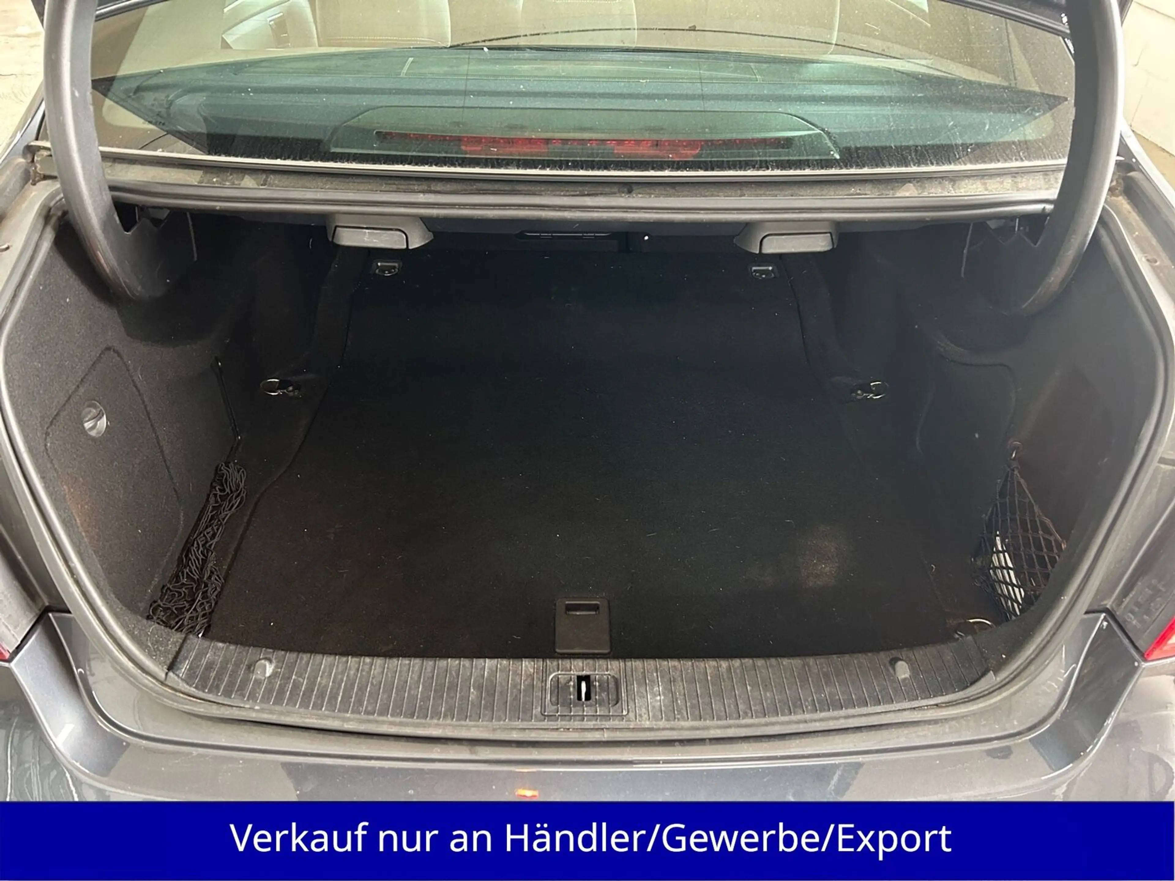 Mercedes-Benz E 200 E200 CGI Automatik LED Leder SHZ Navi PDC — photo 8