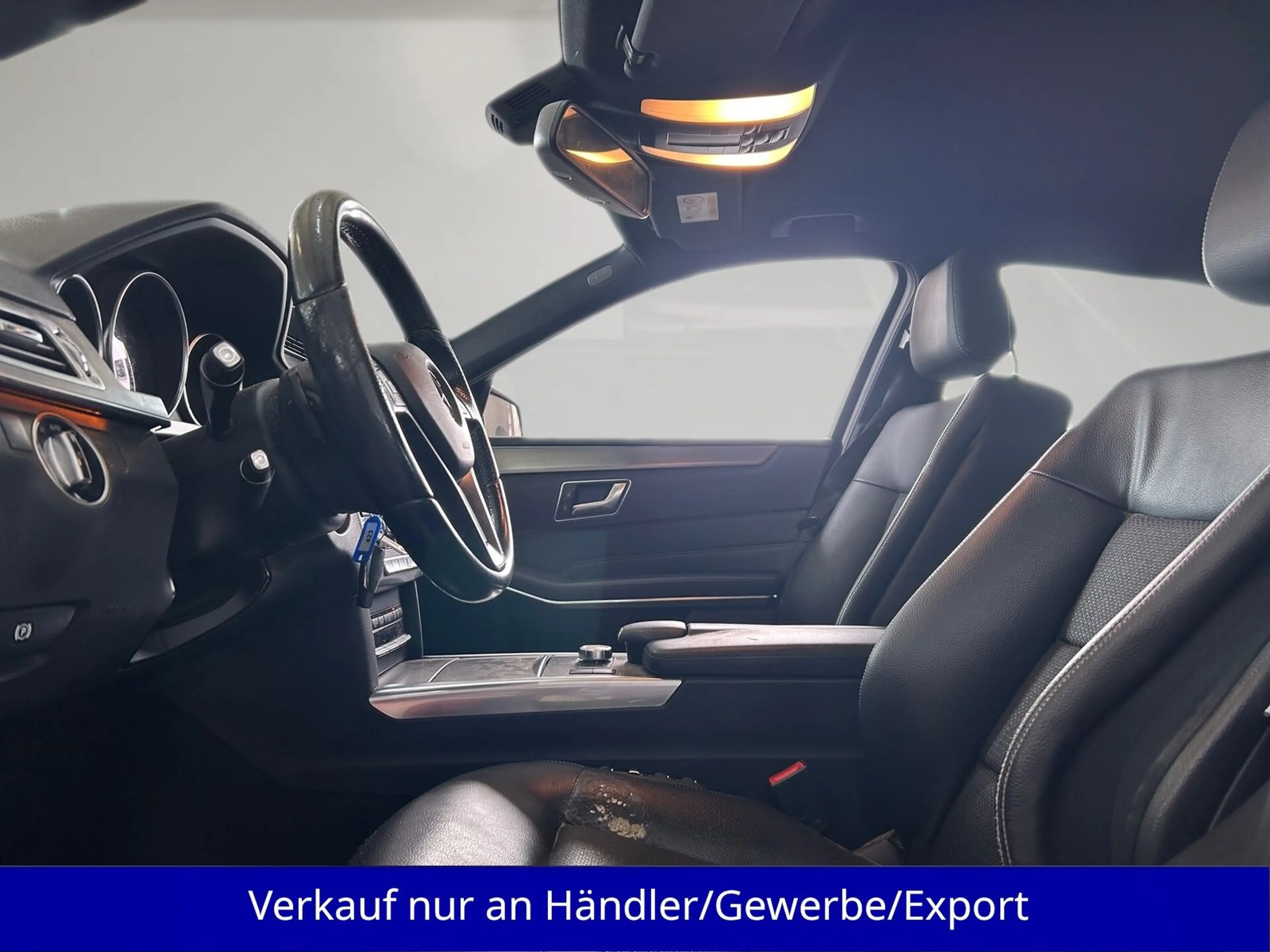 Mercedes-Benz E 200 E200 CGI Automatik LED Leder SHZ Navi PDC — photo 9