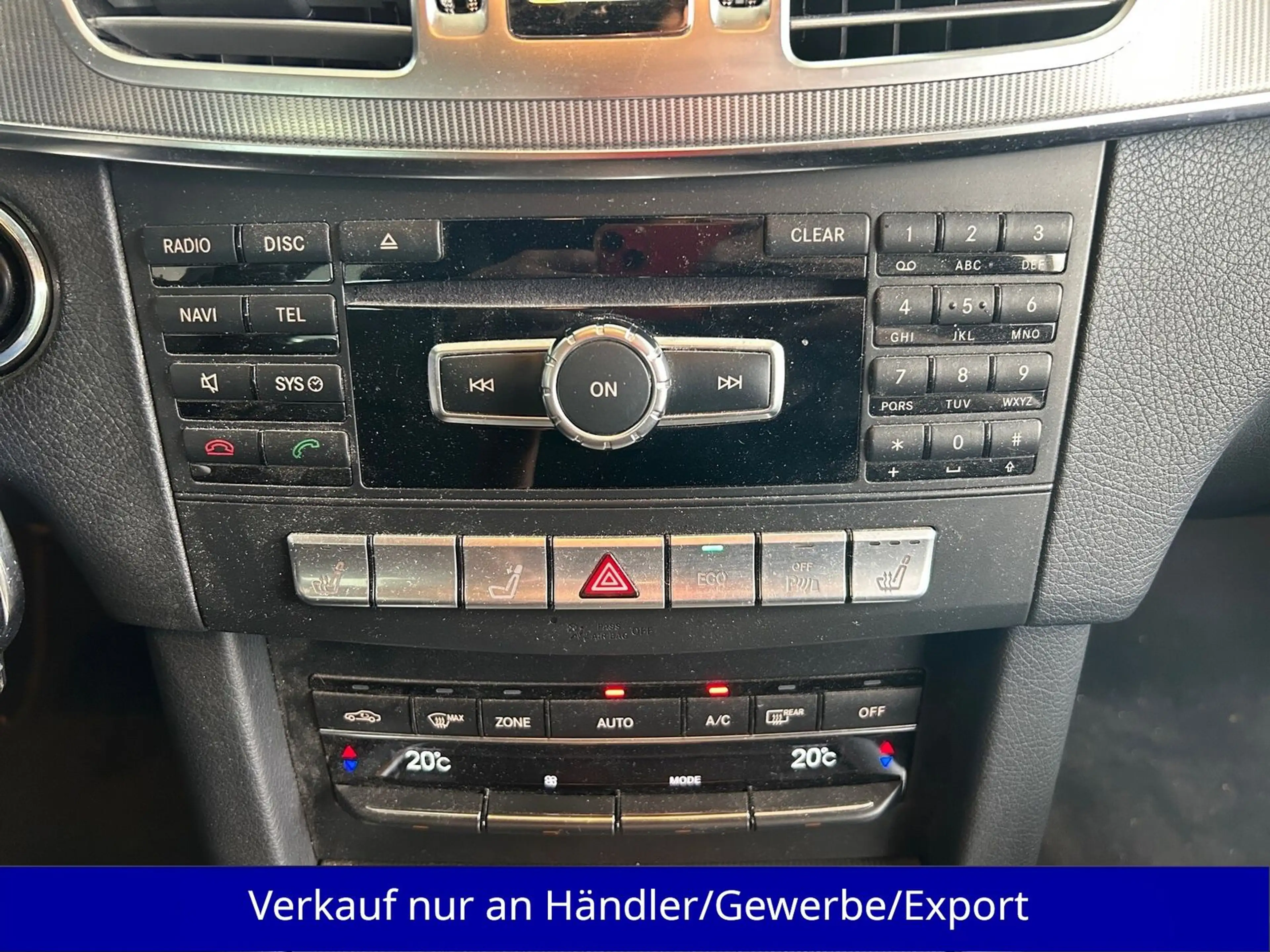 Mercedes-Benz E 200 E200 CGI Automatik LED Leder SHZ Navi PDC — photo 13
