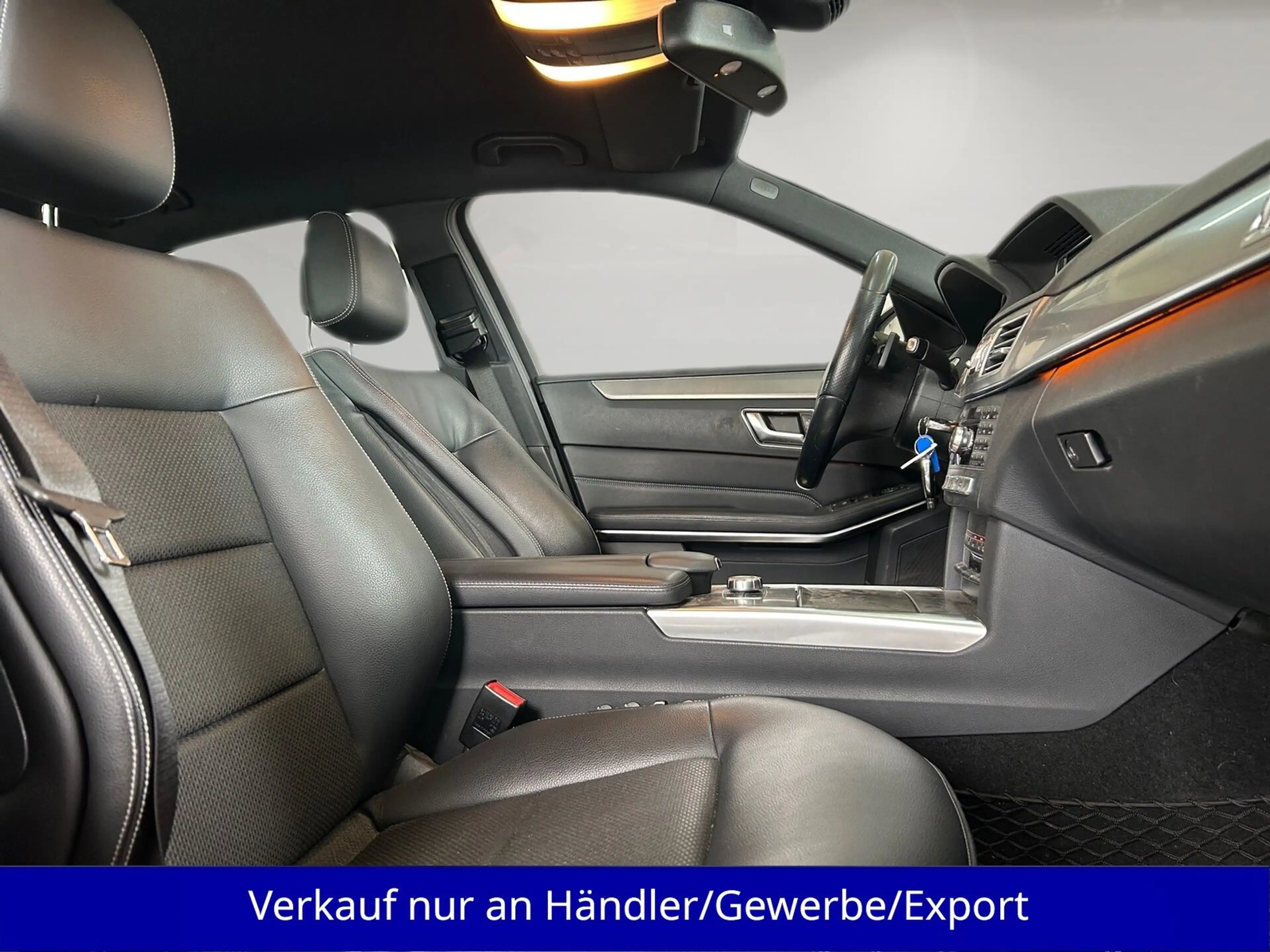 Mercedes-Benz E 200 E200 CGI Automatik LED Leder SHZ Navi PDC — photo 14