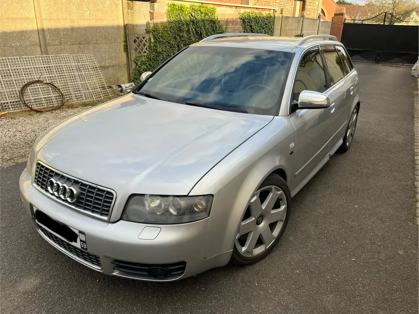 Audi S4 Avant 4.2 V8 Quattro srebrna - 2