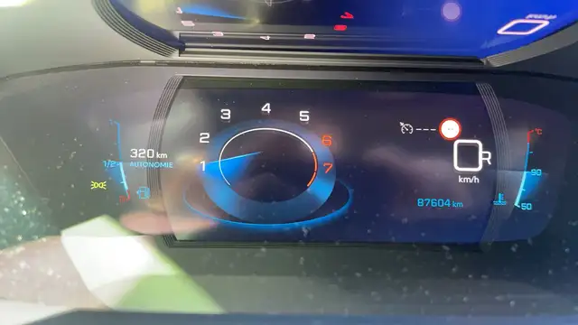 Peugeot 2008 view 12