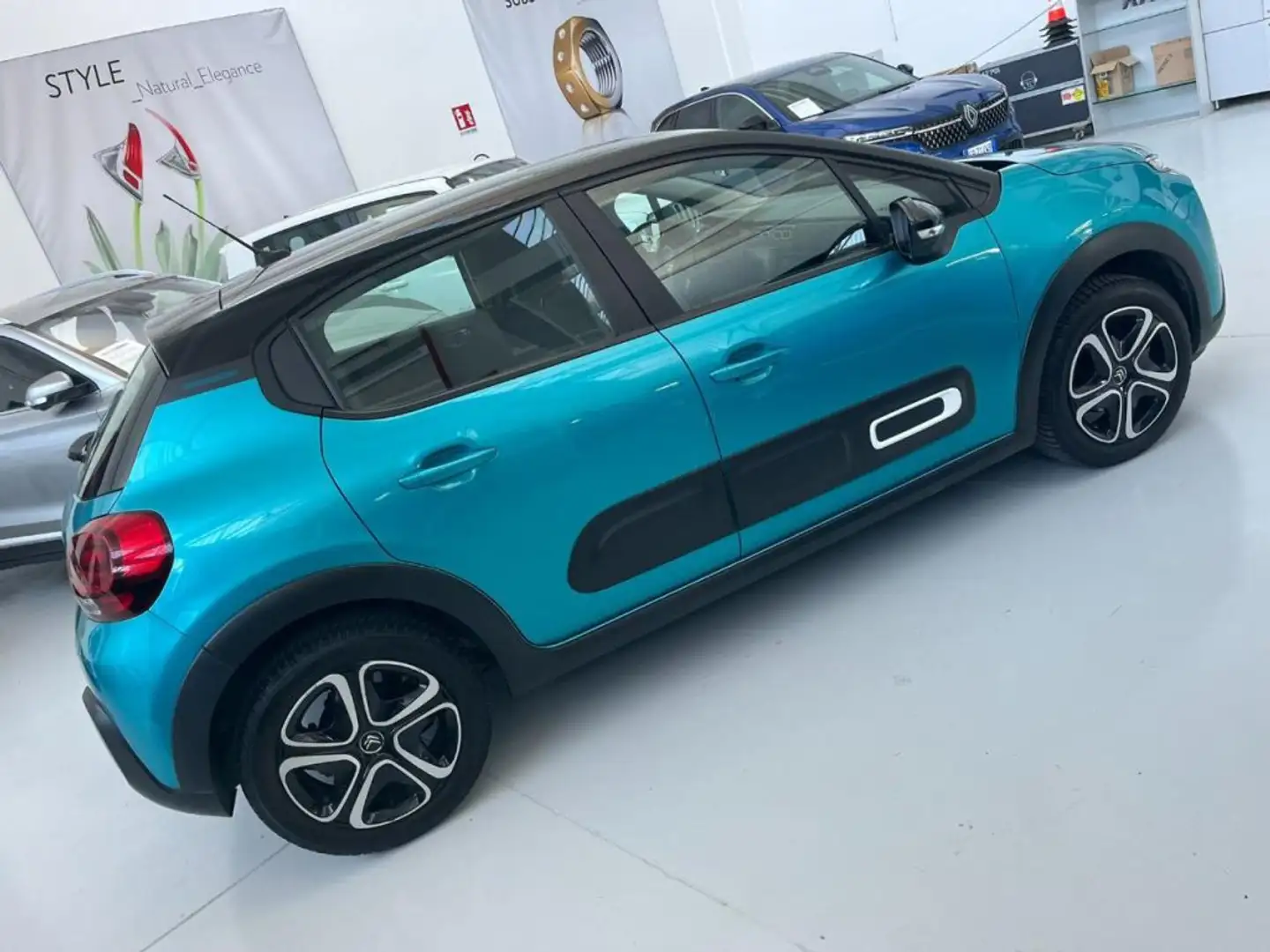 Citroen C3 BlueHDi 100 S&S Feel Pack unico proprietario Vert - 2