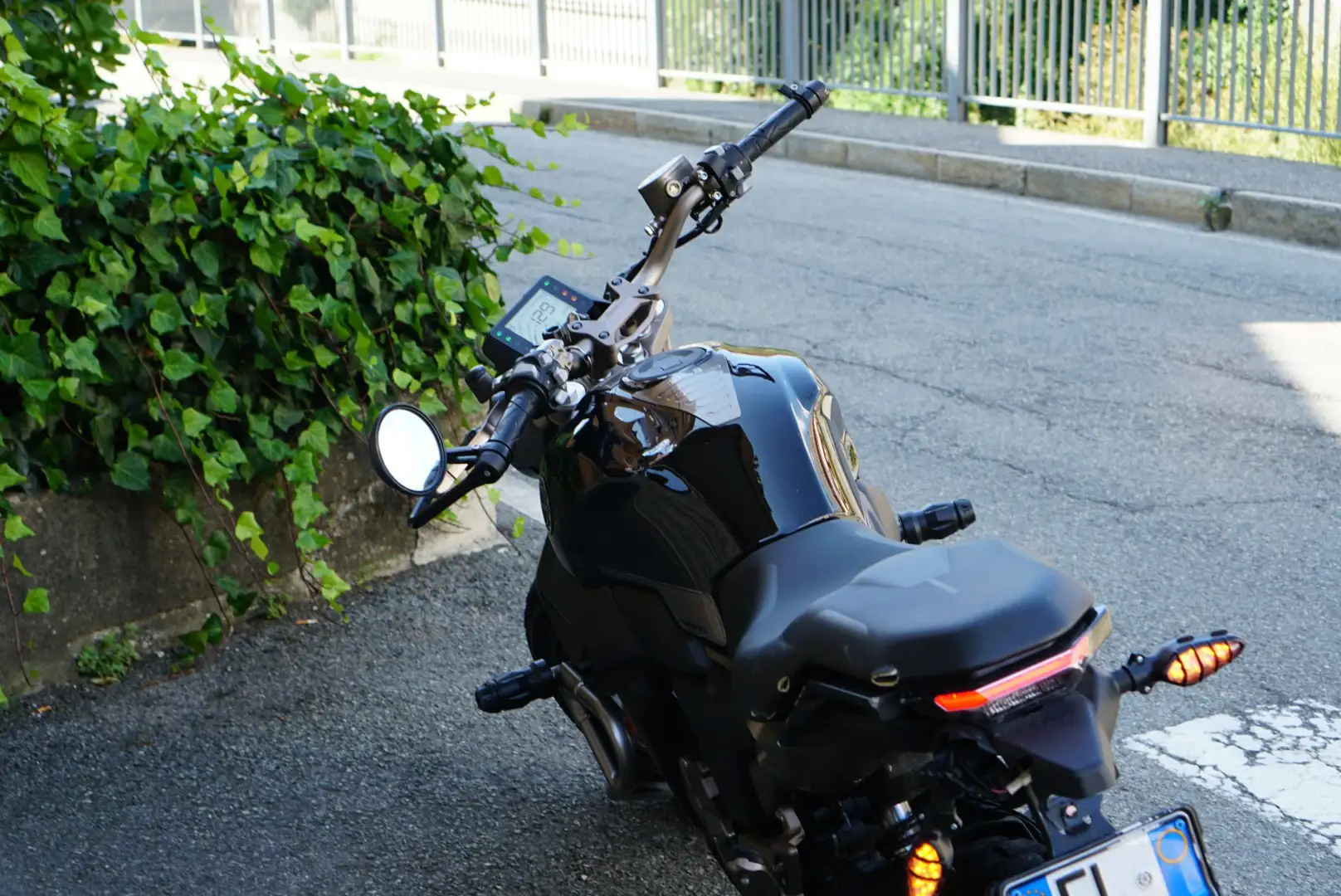 Zontes 125 G1 usata Schwarz - 2